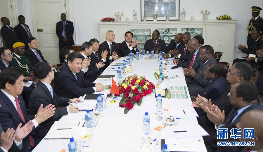 習近平同津巴布韋總統穆加貝舉行會談