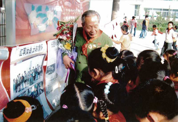 尋訪身邊的感動：老黨員發揮余熱 為建黨95周年獻禮