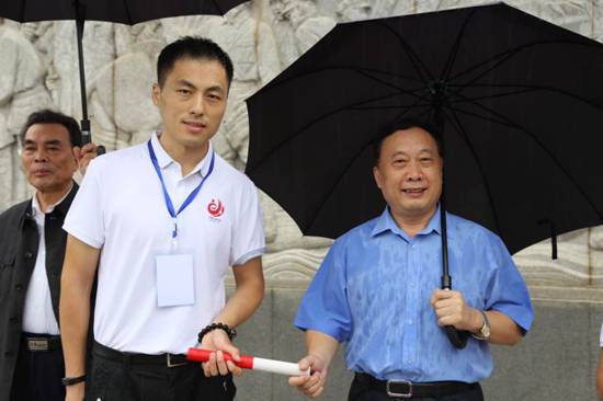 【網(wǎng)絡(luò)媒體走轉(zhuǎn)改】“長征路上奔小康”網(wǎng)絡(luò)媒體“走轉(zhuǎn)改”采訪活動啟動