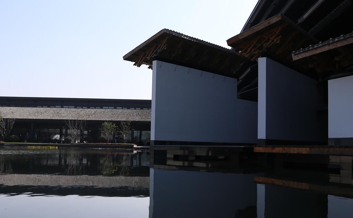 高清鏡頭下烏鎮互聯網國際會展中心的“白天與黑夜”