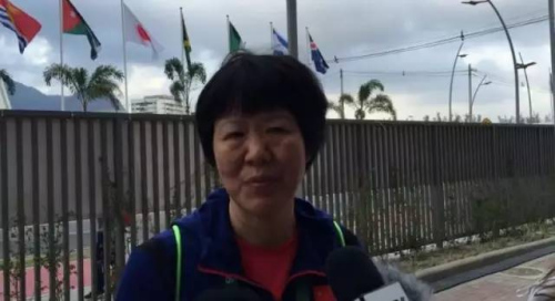 在奧運(yùn)村閑逛能遇到誰(shuí)？ 寧澤濤溜達(dá)似“老干部”