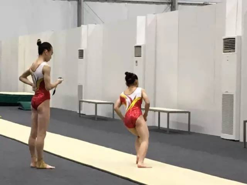 在奧運(yùn)村閑逛能遇到誰(shuí)？ 寧澤濤溜達(dá)似“老干部”