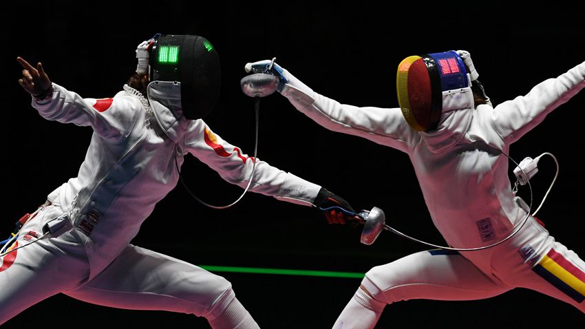 組圖：中國女子重劍隊衛冕失敗 摘得銀牌