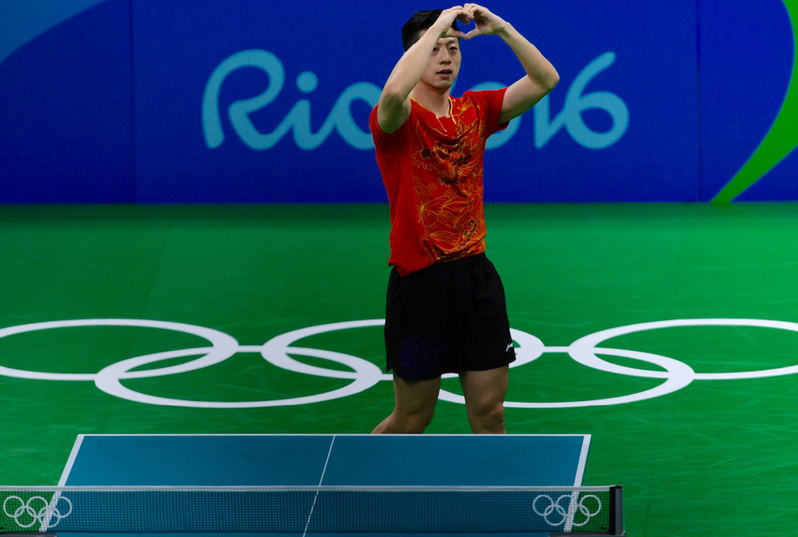 4-0橫掃！馬龍戰勝張繼科首奪奧運冠軍 成就大滿貫