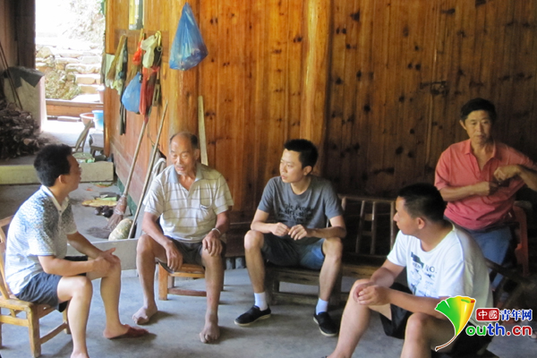 習近平的治黨律:保持黨和人民的血肉聯系是永恒課題