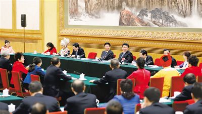 一枝一葉總關(guān)情,習近平兩會上的民本情懷