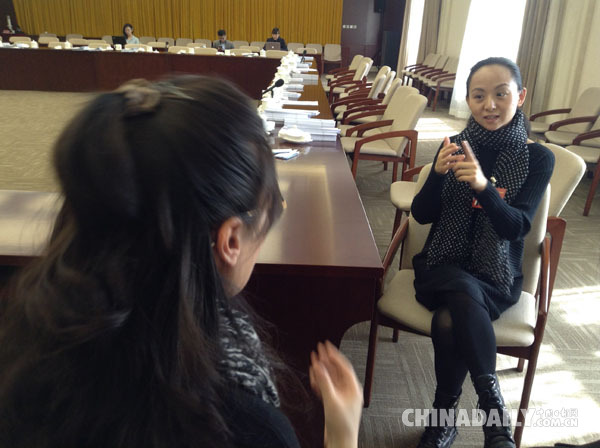 全國政協委員邰麗華：希望國家級新聞節目能加載字幕