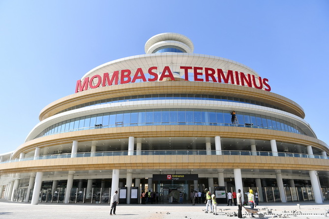 肯尼亞“中國造”蒙內(nèi)鐵路聯(lián)調(diào)聯(lián)試迎接通車