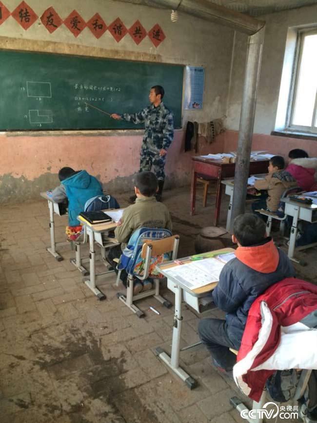 向退役軍人致敬！褪下戎裝，他們還是那個兵！