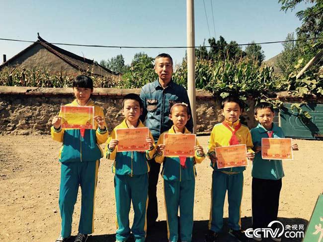 向退役軍人致敬！褪下戎裝，他們還是那個兵！