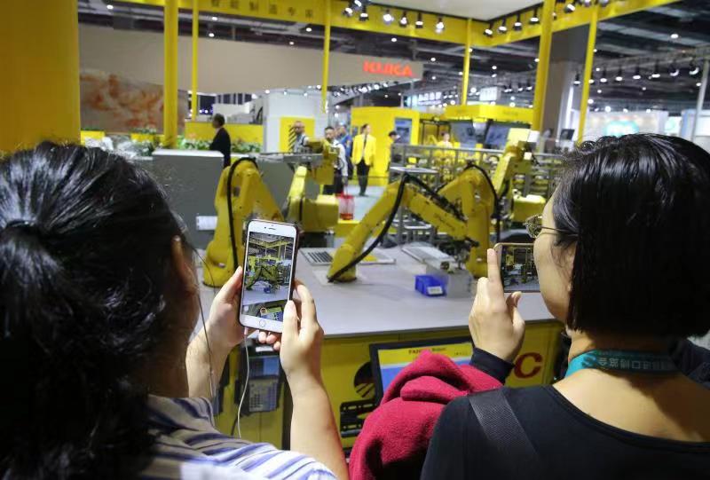 進(jìn)博會智能及高端裝備展區(qū)精彩紛呈