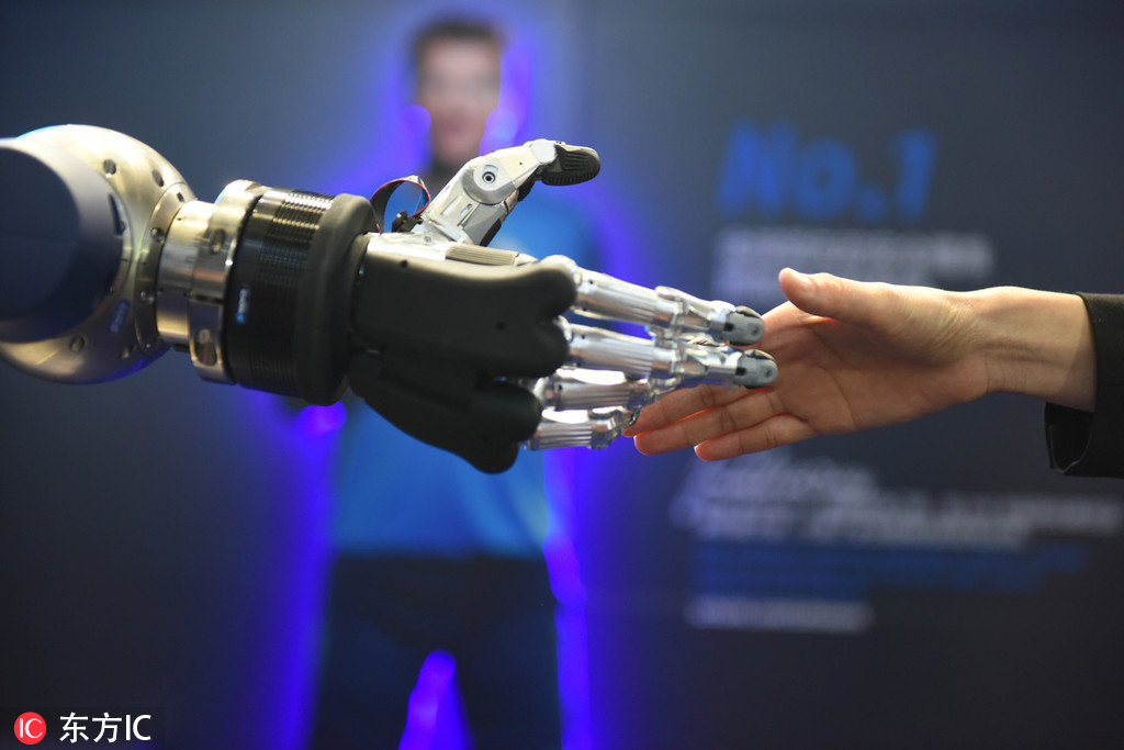 進博會上的黑科技 你好！機械手