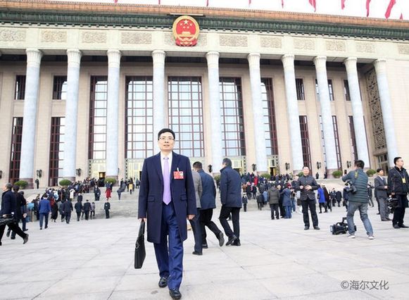 “海爾”總裁周云杰提議：鄉(xiāng)村振興——政府、企業(yè)、社會(huì)力量一個(gè)也不少