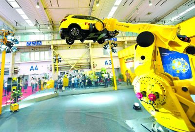 “機器人總動員”北京上演 2025年機器人產業收入將達600億元