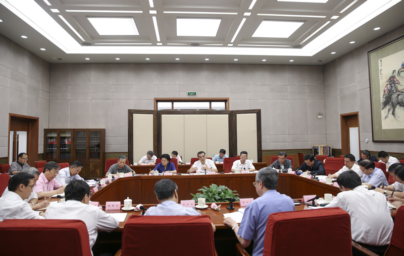 李克強強調：堅定信心 主動作為 在應對挑戰(zhàn)中保持經濟平穩(wěn)運行