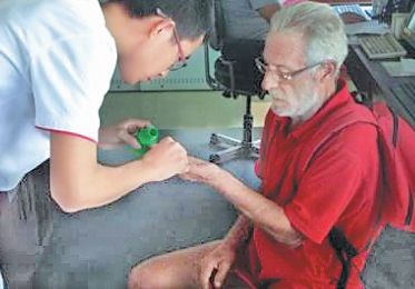 法國老人加勒比海遇險 中國途經貨輪出手搭救