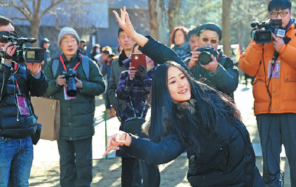 想要成為光芒萬丈的明日之星嗎？你得會說英語