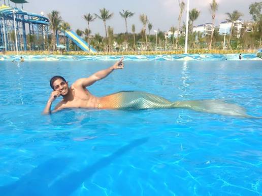 最帥&最萌美人魚(yú)秒殺林允？版納萬(wàn)達(dá)三八節(jié)玩嗨了