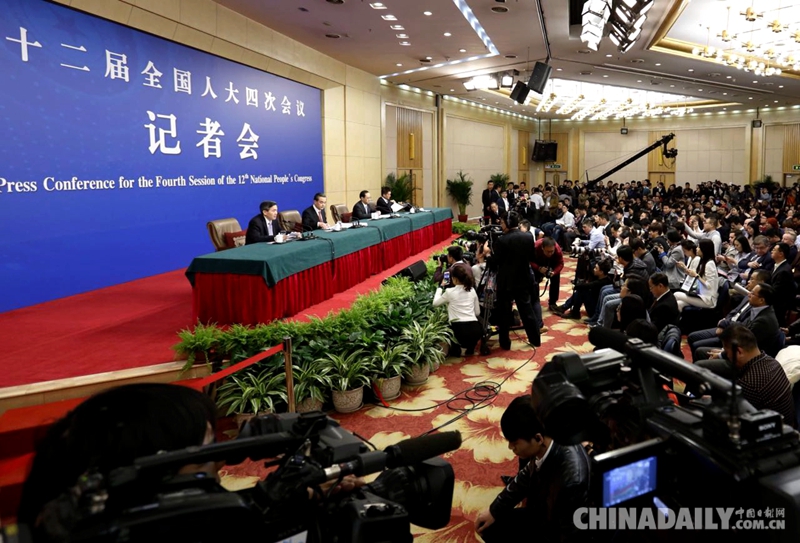 外交部部長(zhǎng)王毅就中國(guó)的外交政策和對(duì)外關(guān)系答記者問(wèn)