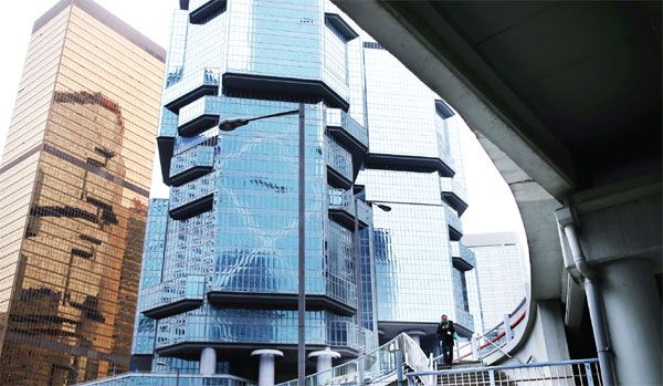 評(píng)論：面對(duì)困境，香港該何去何從？