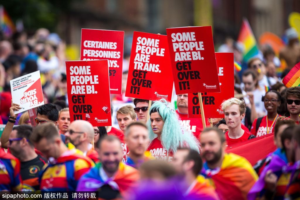 彩色曼徹斯特：腐國舉行年度同志驕傲大游行