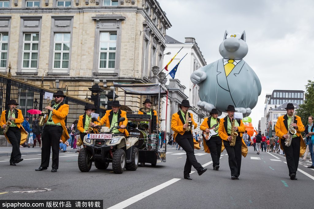 比利時動漫節：帝國士兵霸氣現身地鐵站 各種超萌角色嗨不停