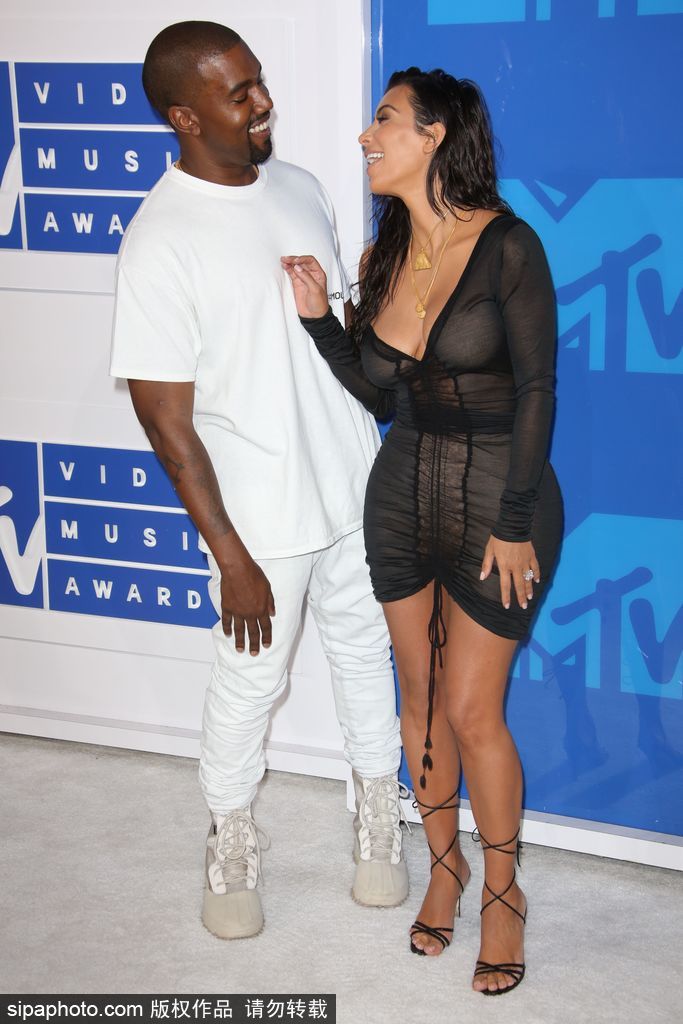 光棍節的暴擊│盤點明星情侶蘇炸了的甜蜜瞬間