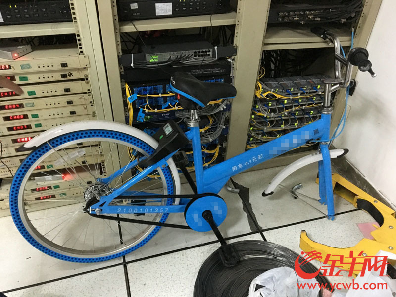 成都共享單車被燒毀 盤點(diǎn)N種被“玩壞”的共享單車