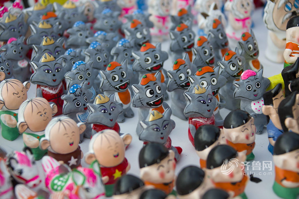 感受非遺文化 山東火把李廟會(huì)泥塑娃娃當(dāng)主角[組圖]