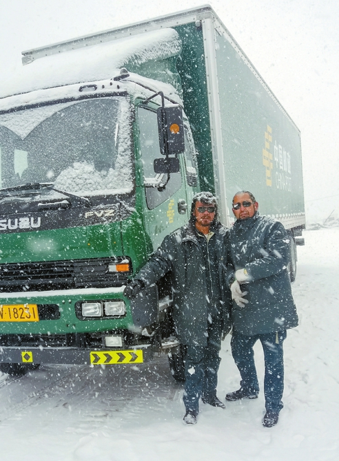 翻越“川藏第一險” 他們用生命護送郵件(圖)