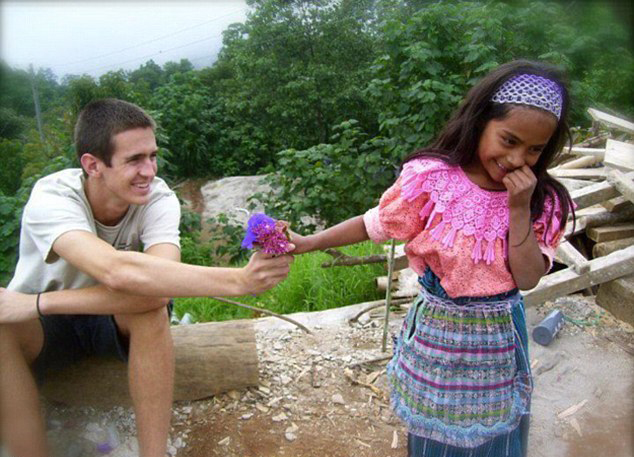 人間自有真情在！鏡頭記錄全球溫情瞬間（組圖）