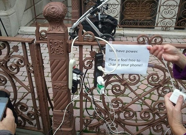 人間自有真情在！鏡頭記錄全球溫情瞬間（組圖）