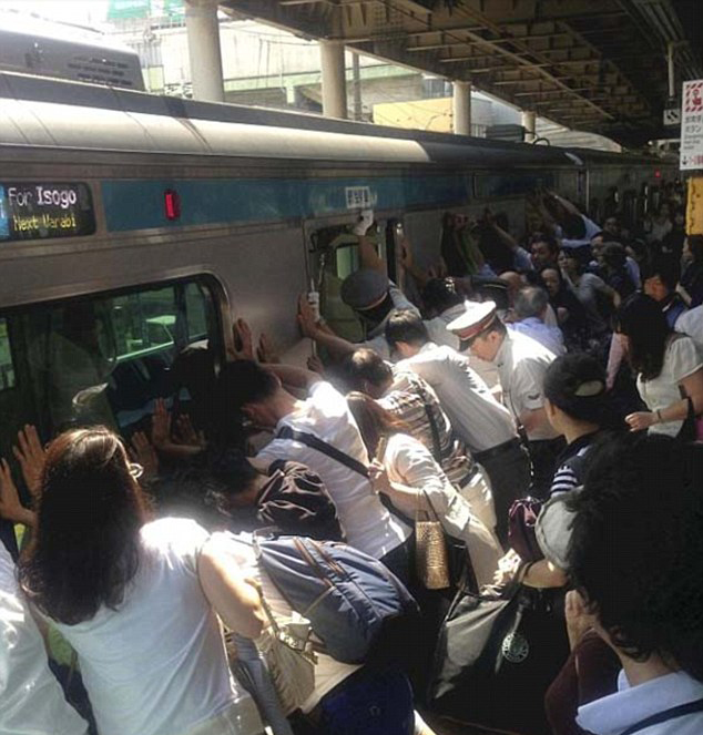 人間自有真情在！鏡頭記錄全球溫情瞬間（組圖）