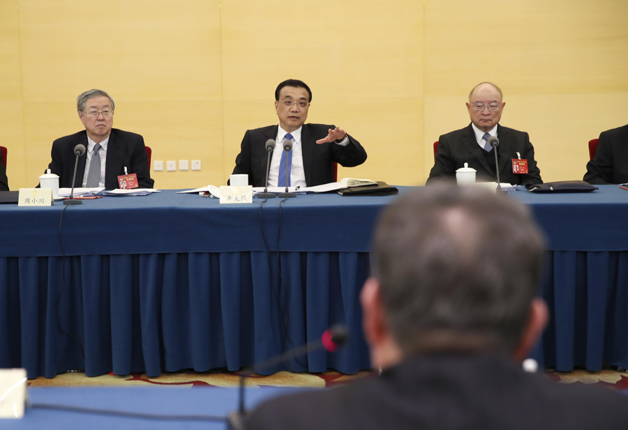 李克強(qiáng)看望經(jīng)濟(jì)、農(nóng)業(yè)界全國(guó)政協(xié)委員并參加聯(lián)組討論