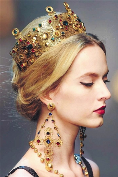 美不過發間一抹春色 為沉悶增添小浪漫