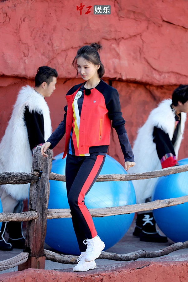 《二十四小時》吳磊麗江跑酷帥翻網(wǎng)友 陳坤開座談會聊人生