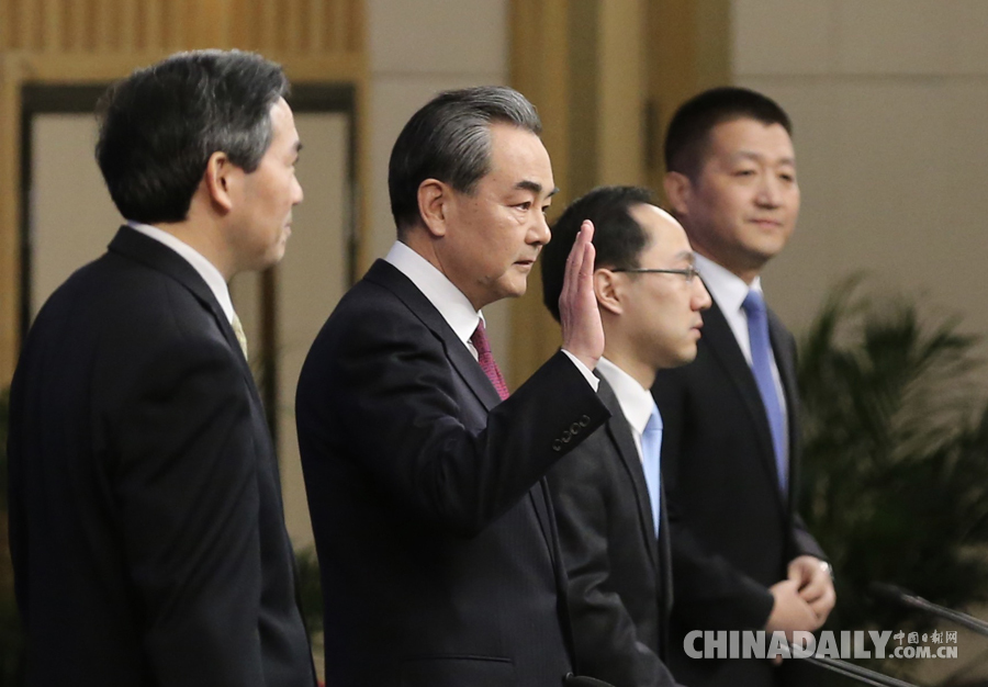 外交部部長王毅就“中國的外交政策和對外關系”答記者問