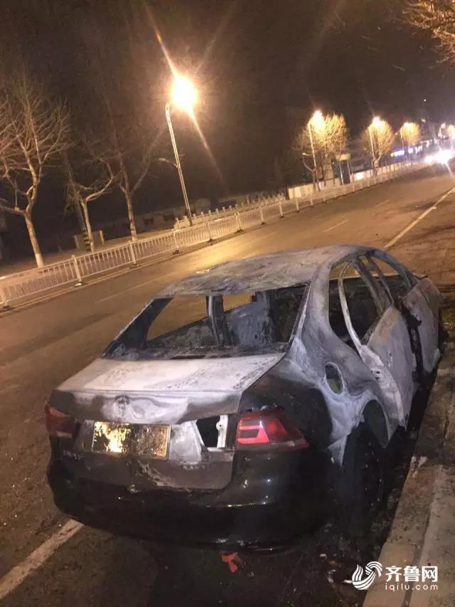 轎車自燃2歲女童葬身火海 父親跪地絕望痛哭(組圖)