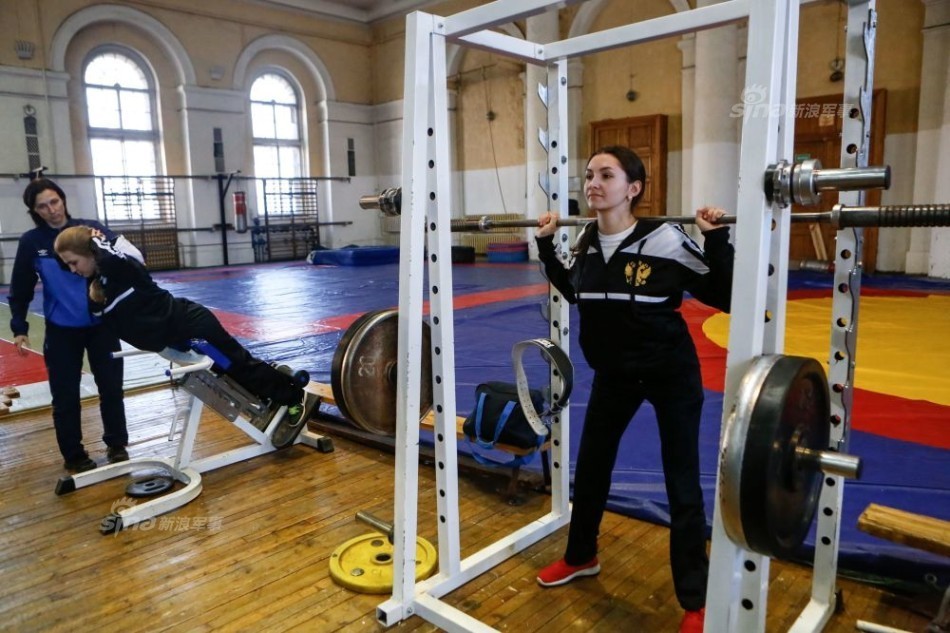 高顏值高材生！俄航天學(xué)院培養(yǎng)美女間諜讀圖員