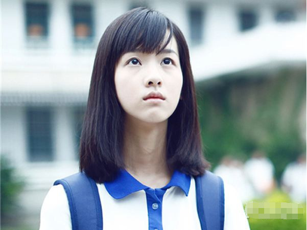 “第一校花”笑和不笑兩個樣 根本就是兩個人啊！