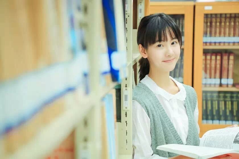 “第一校花”笑和不笑兩個樣 根本就是兩個人啊！