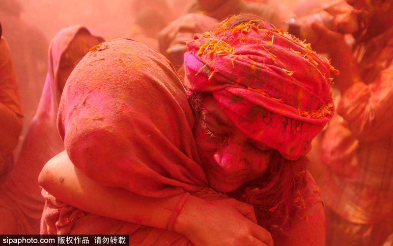 印度寡婦慶胡里節 上演色彩狂歡