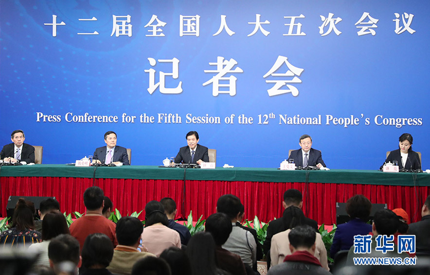 王受文：中國現(xiàn)在吸引外資的優(yōu)勢是很扎實(shí)的、多方面的