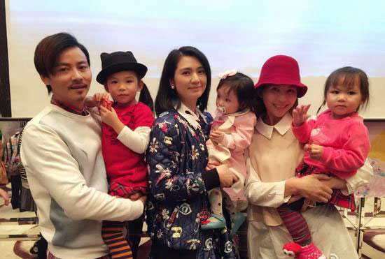 一群天仙！洪欣朱茵蔡少芬陳法蓉相擁合影