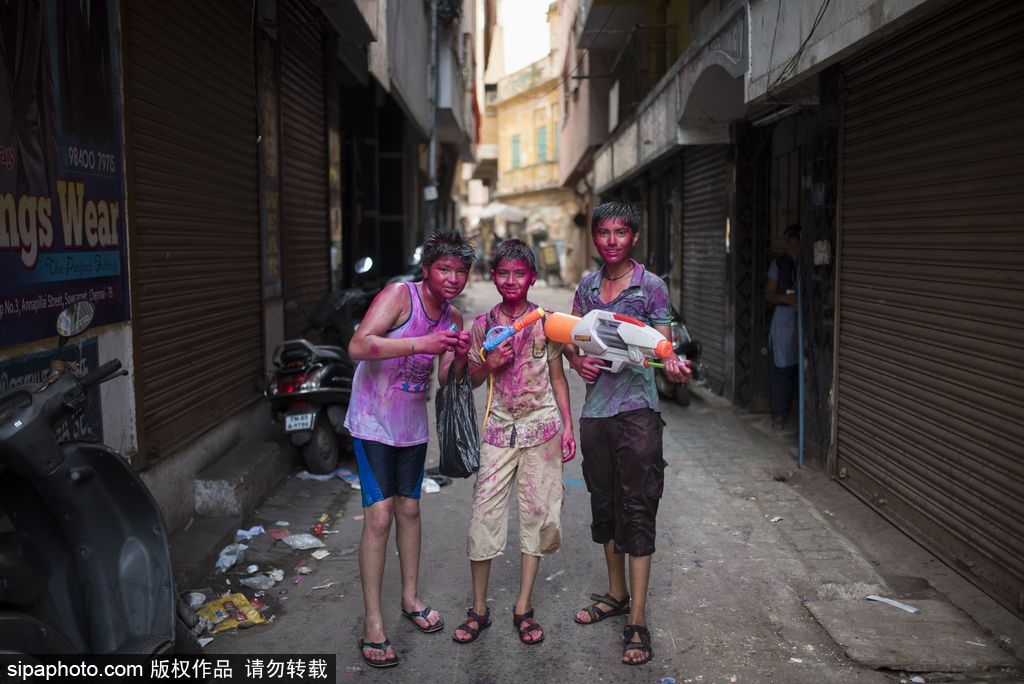 最多彩的笑臉 記錄印度金奈胡里節兒童肖像