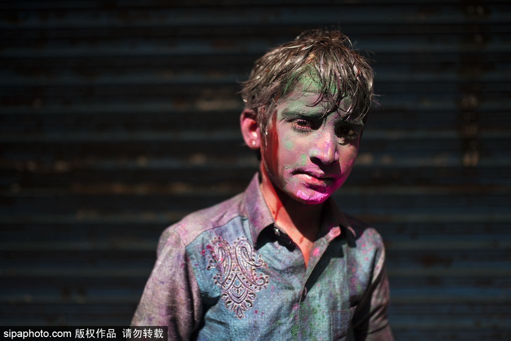 最多彩的笑臉 記錄印度金奈胡里節(jié)兒童肖像