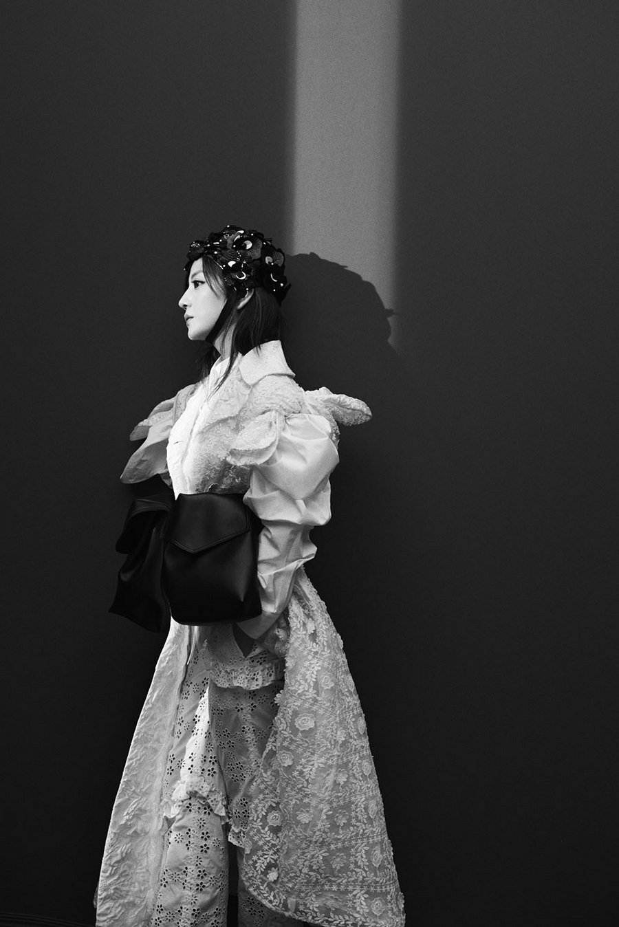 趙薇先鋒藝術感大片曝光 或掀起魅力新風尚