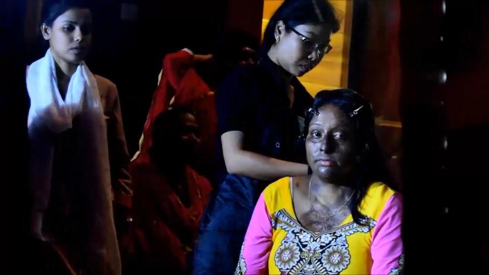 遭硫酸毀容女性走秀 重新定義美[組圖]