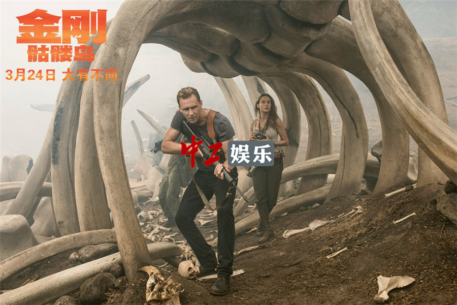 好評不斷！《金剛：骷髏島》群獸亂戰視效壯觀 最大金剛觸動人心