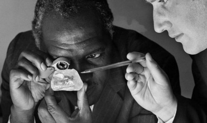 非洲牧師發現超大鉆石捐國家 售價或超4億（圖）